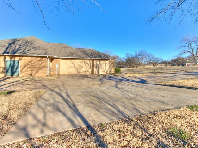 815 River View Drive, Norman, OK 73071