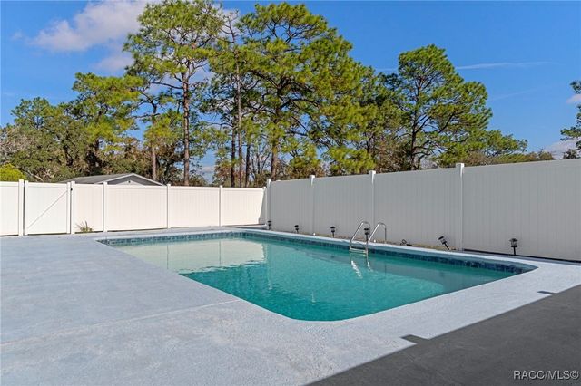 649 S West Bend Point, Lecanto, FL 34461