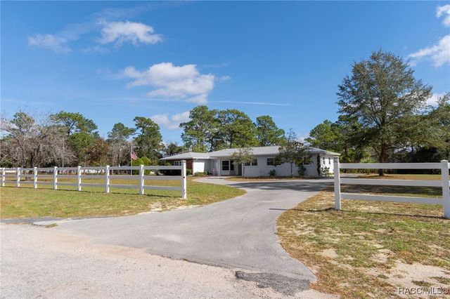 649 S West Bend Point, Lecanto, FL 34461
