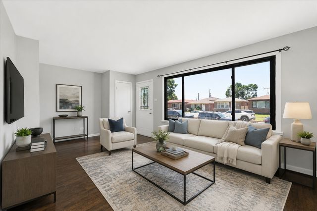2736 E 127th Street, Chicago, IL 60633