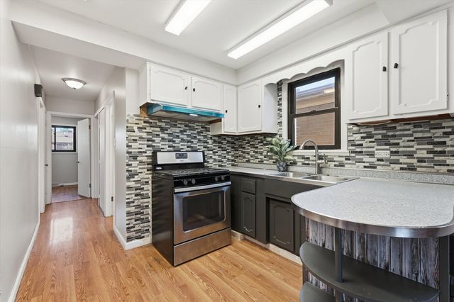 2736 E 127th Street, Chicago, IL 60633