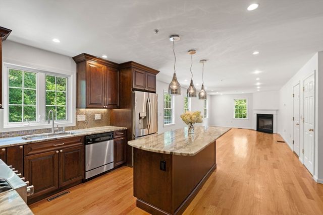 29 Delucia Way, North Andover, MA 01845