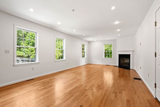 29 Delucia Way, North Andover, MA 01845