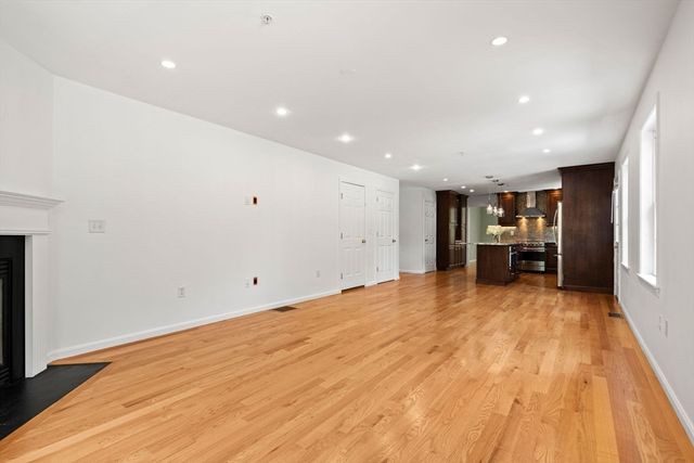 29 Delucia Way, North Andover, MA 01845