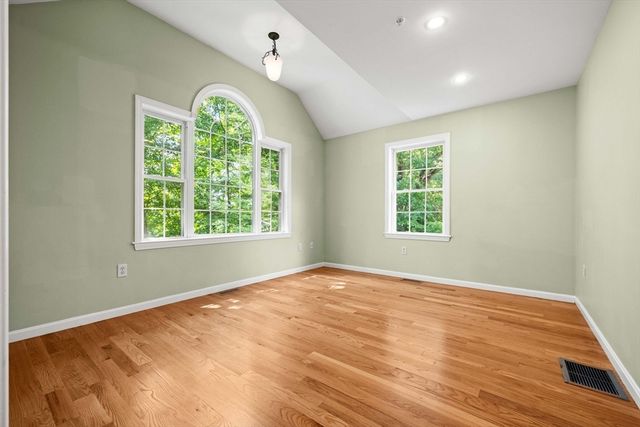 29 Delucia Way, North Andover, MA 01845