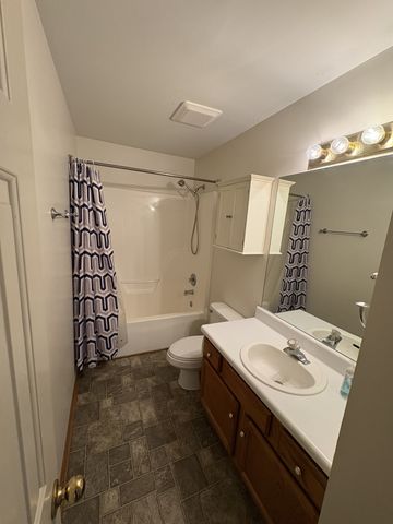 201 Brooke Castle Dr, Hermitage, TN 37076