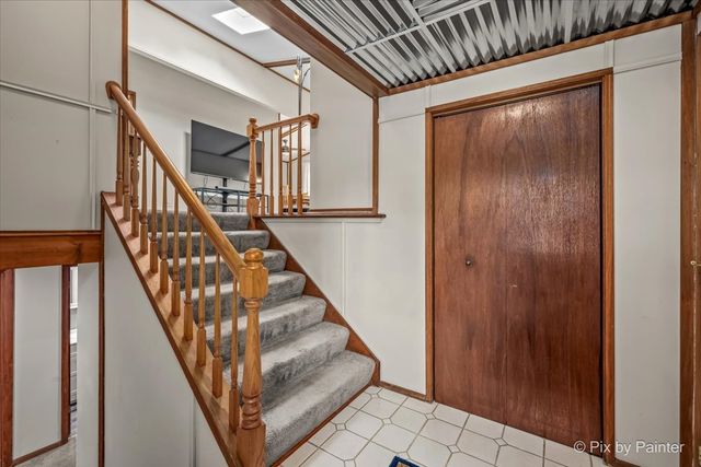 6N365 Essex Avenue, St. Charles, IL 60174