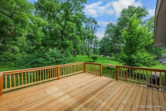 6N365 Essex Avenue, St. Charles, IL 60174