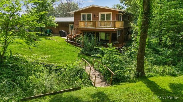 6N365 Essex Avenue, St. Charles, IL 60174