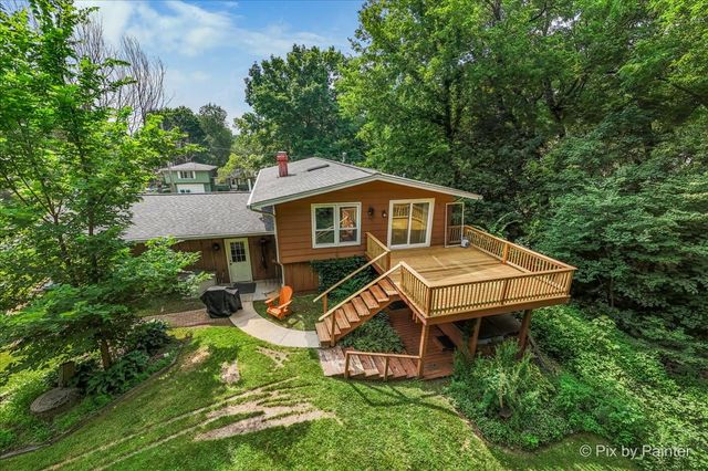 6N365 Essex Avenue, St. Charles, IL 60174