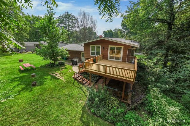 6N365 Essex Avenue, St. Charles, IL 60174