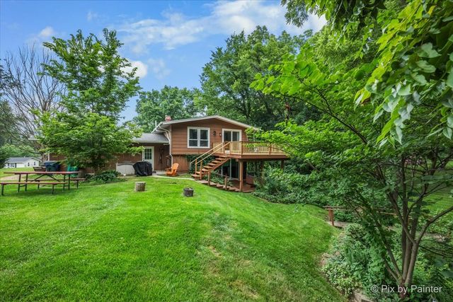 6N365 Essex Avenue, St. Charles, IL 60174