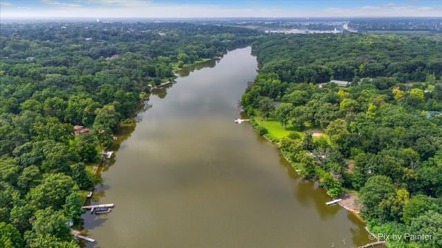 6N365 Essex Avenue, St. Charles, IL 60174