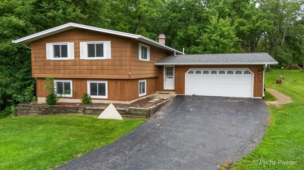 6N365 Essex Avenue, St. Charles, IL 60174