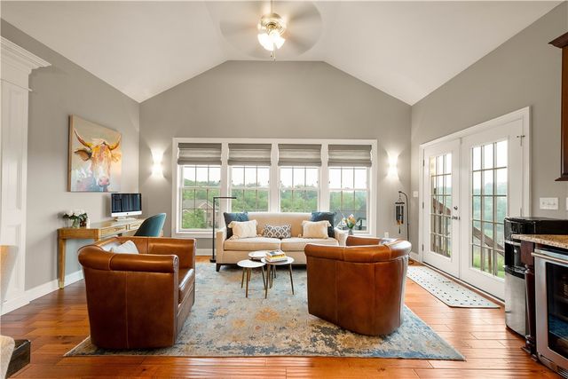 205 Welbourn Dr, Peters Twp, PA 15367