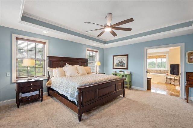 205 Welbourn Dr, Peters Twp, PA 15367