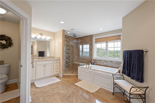 205 Welbourn Dr, Peters Twp, PA 15367