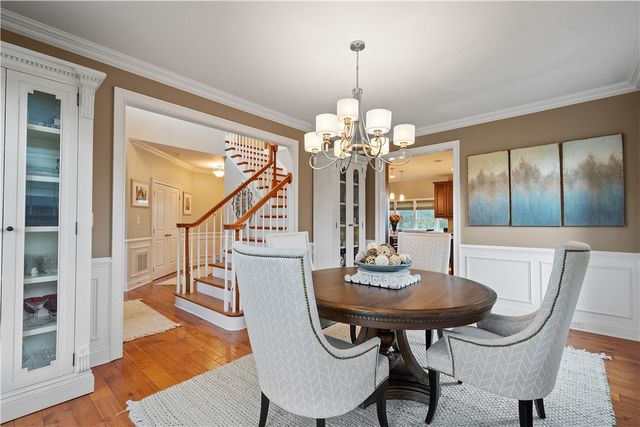 205 Welbourn Dr, Peters Twp, PA 15367