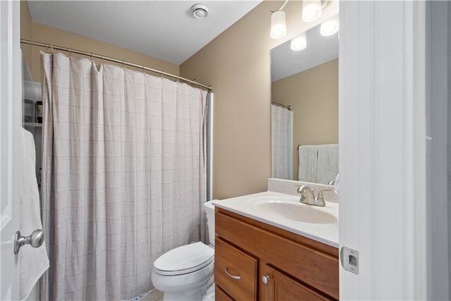 205 Welbourn Dr, Peters Twp, PA 15367