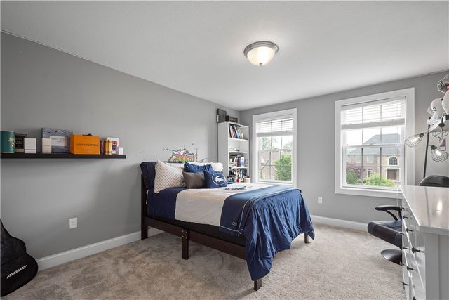 205 Welbourn Dr, Peters Twp, PA 15367