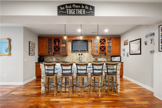 205 Welbourn Dr, Peters Twp, PA 15367