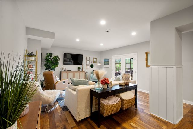 205 Welbourn Dr, Peters Twp, PA 15367