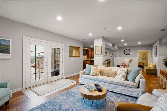 205 Welbourn Dr, Peters Twp, PA 15367