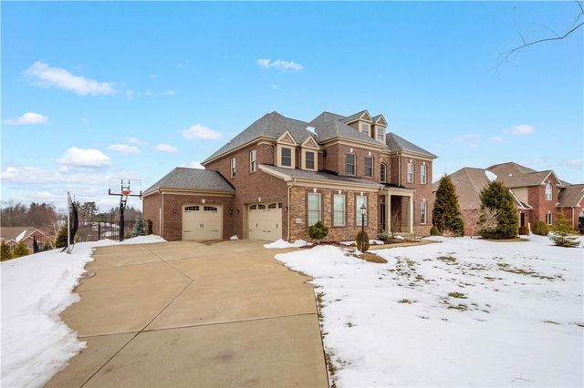 205 Welbourn Dr, Peters Twp, PA 15367