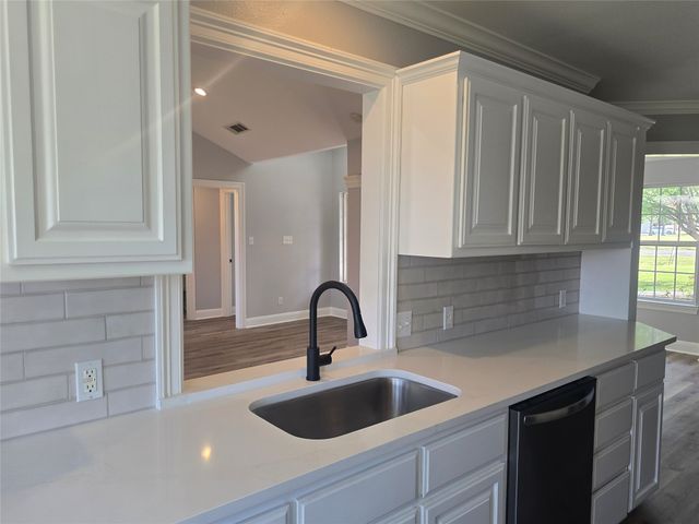 102 Butler Street, Savoy, TX 75479