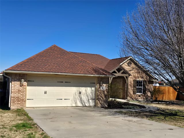 102 Butler Street, Savoy, TX 75479