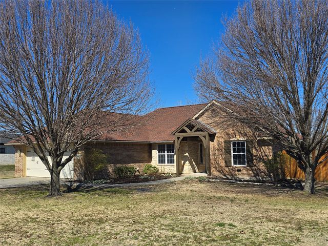 102 Butler Street, Savoy, TX 75479