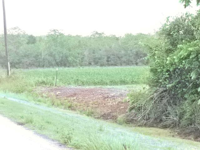 6932 Beard Road, Needville, TX 77461