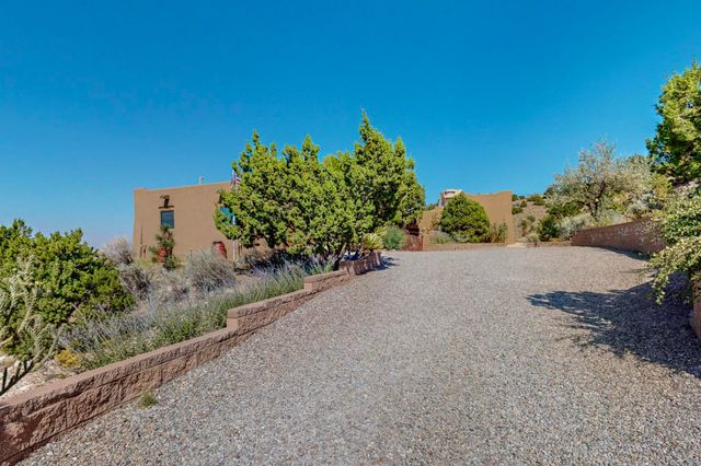 2 Sandhill Crane Circle, Placitas, NM 87043