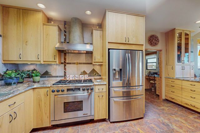 2 Sandhill Crane Circle, Placitas, NM 87043