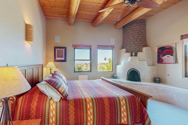 2 Sandhill Crane Circle, Placitas, NM 87043