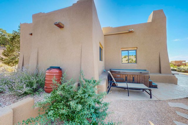 2 Sandhill Crane Circle, Placitas, NM 87043