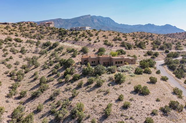 2 Sandhill Crane Circle, Placitas, NM 87043