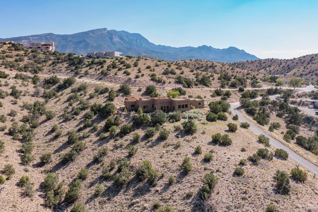 2 Sandhill Crane Circle, Placitas, NM 87043