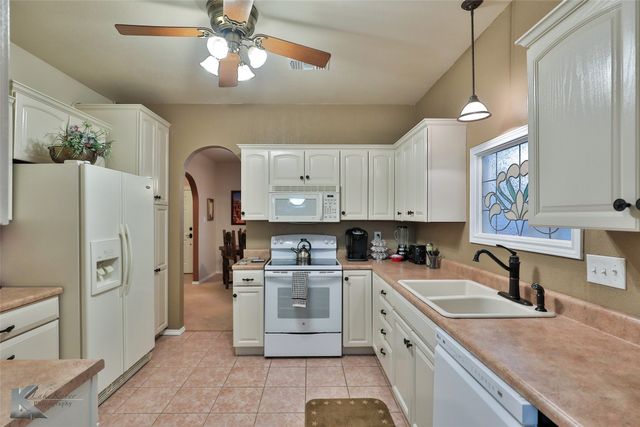 402 Elm Street, Buffalo Gap, TX 79508