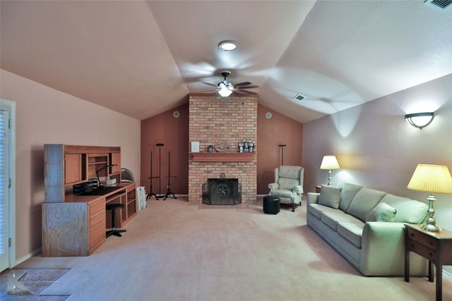 402 Elm Street, Buffalo Gap, TX 79508