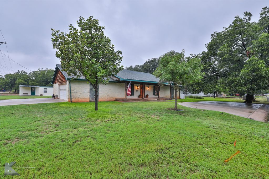 402 Elm Street, Buffalo Gap, TX 79508