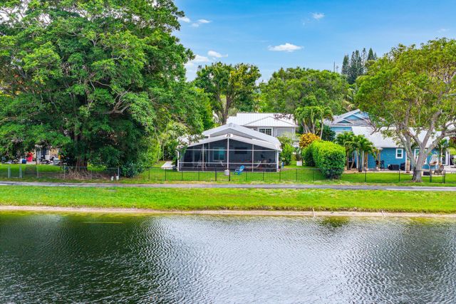 5331 Courtney Circle, Boynton Beach, FL 33472