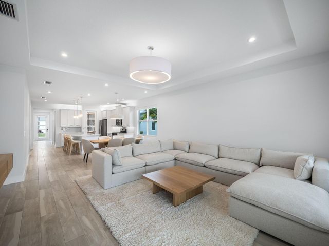 10711 SW Hensley Street, Port St Lucie, FL 34987