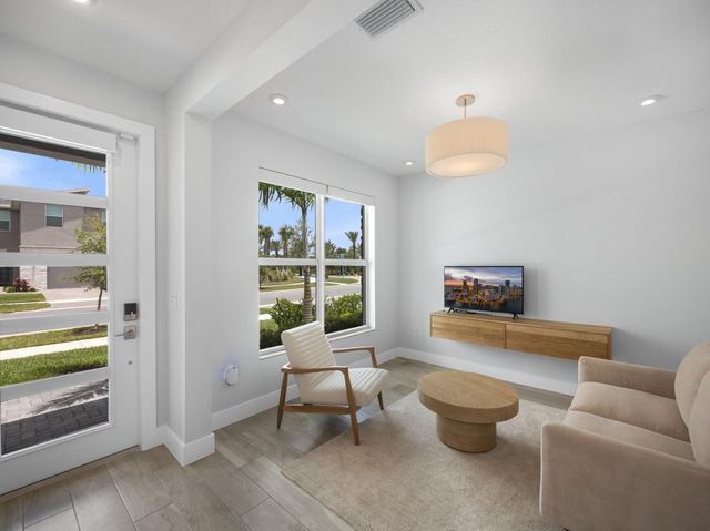 10711 SW Hensley Street, Port St Lucie, FL 34987