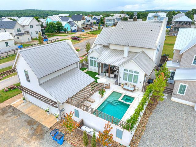 58 N Center Lane, Carlton Landing, OK 74432