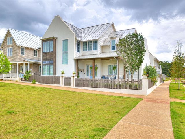 58 N Center Lane, Carlton Landing, OK 74432