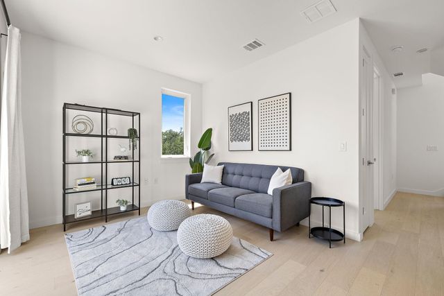 1713 E M Franklin Ave 1, Austin, TX 78721