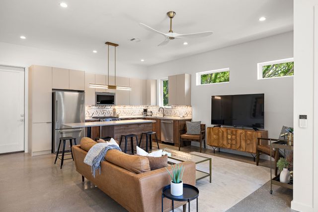 1713 E M Franklin Ave 1, Austin, TX 78721