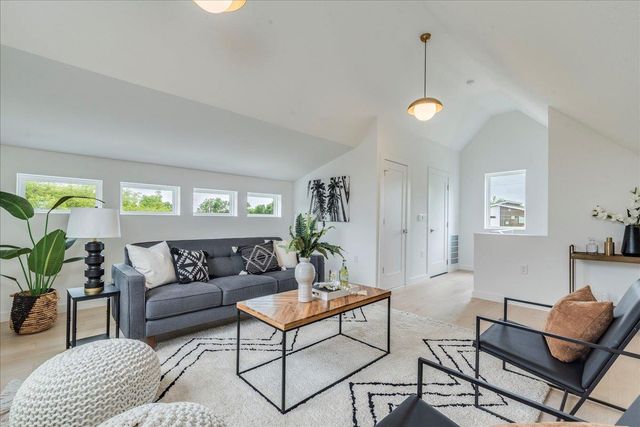 1713 E M Franklin Ave 1, Austin, TX 78721