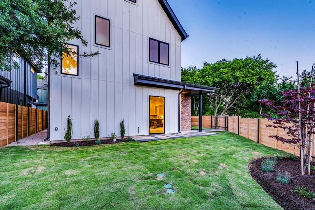 1713 E M Franklin Ave 1, Austin, TX 78721